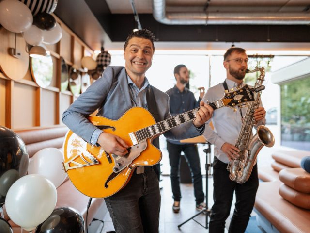 Akustik3 Akustikband Acoustic trio Gitarre Saxophon Oliver Jochim Oliver Wetzl Cajon